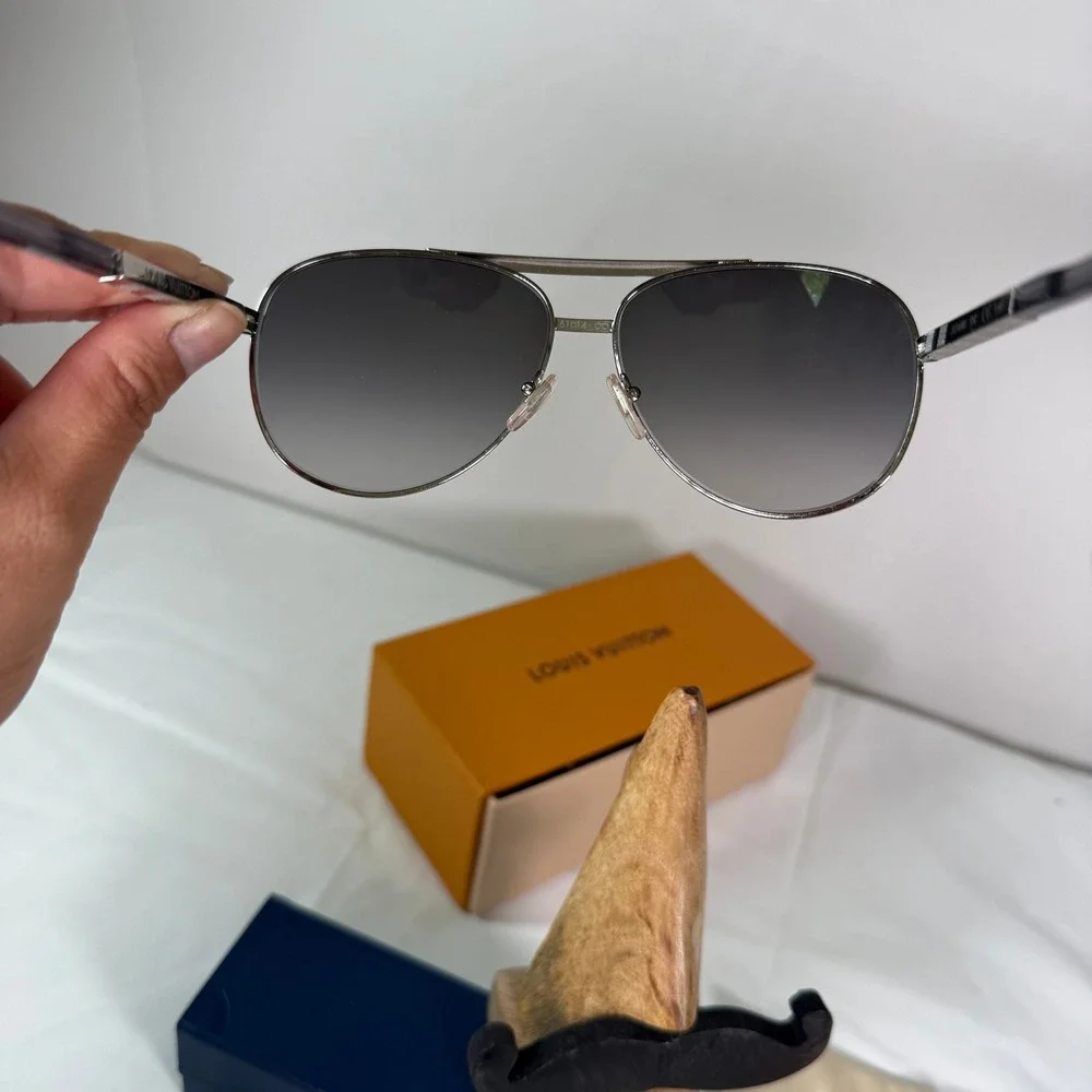 Louis Vuitton Attitude Sunglasses Silver Damier Aviator Z0340U Grey Gradient